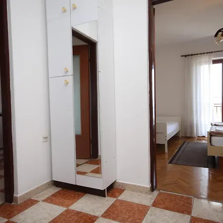 With A Parking Space - 6567 Appartement Novi Vinodolski
