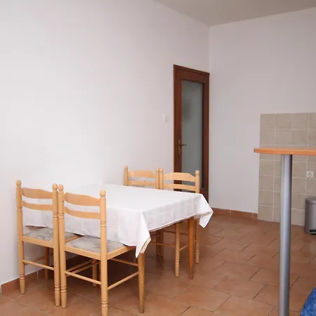 With A Parking Space - 6567 Appartement