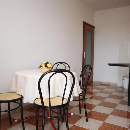 With A Parking Space - 6567 Appartement