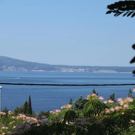 With A Parking Space - 6567 نوفي فينودولسكي