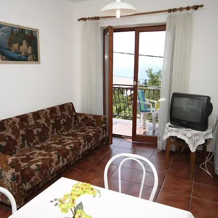 With A Parking Space - 6567 نوفي فينودولسكي