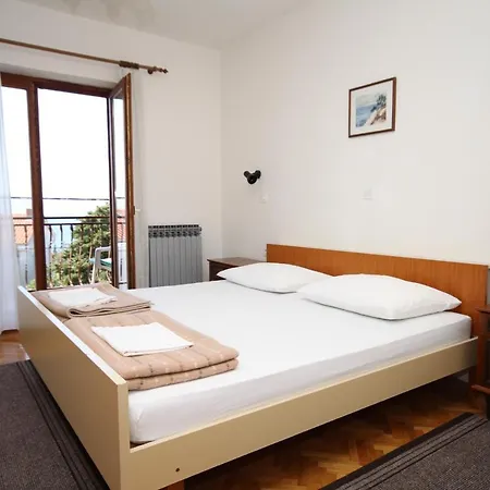 With A Parking Space - 6567 نوفي فينودولسكي