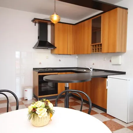 With A Parking Space - 6567 *