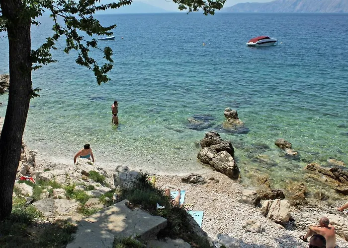 With A Parking Space - 6567