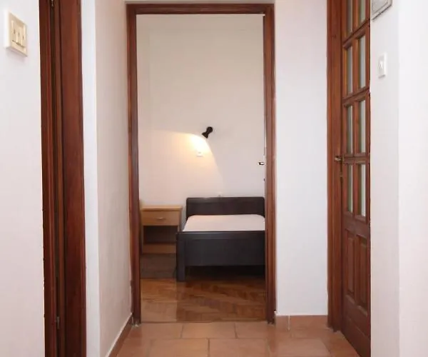 Apartment With A Parking Space - 6567 Novi Vinodolski