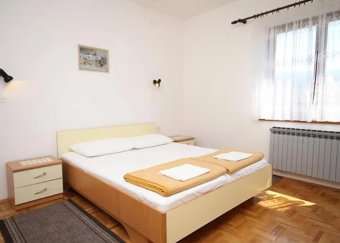Apartment With A Parking Space - 6567 Novi Vinodolski