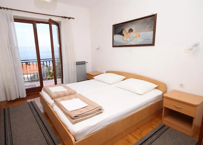 Apartment With A Parking Space - 6567 Novi Vinodolski