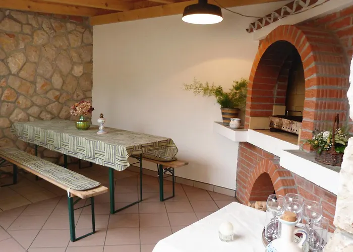 With A Parking Space - 6567